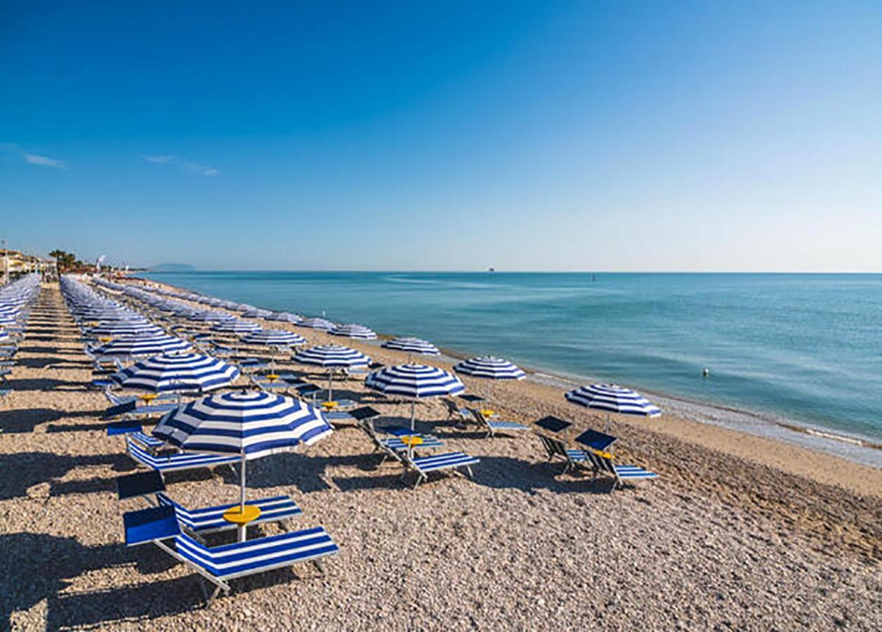 Casa Lilly Apartment Porto SantʼElpidio Екстериор снимка