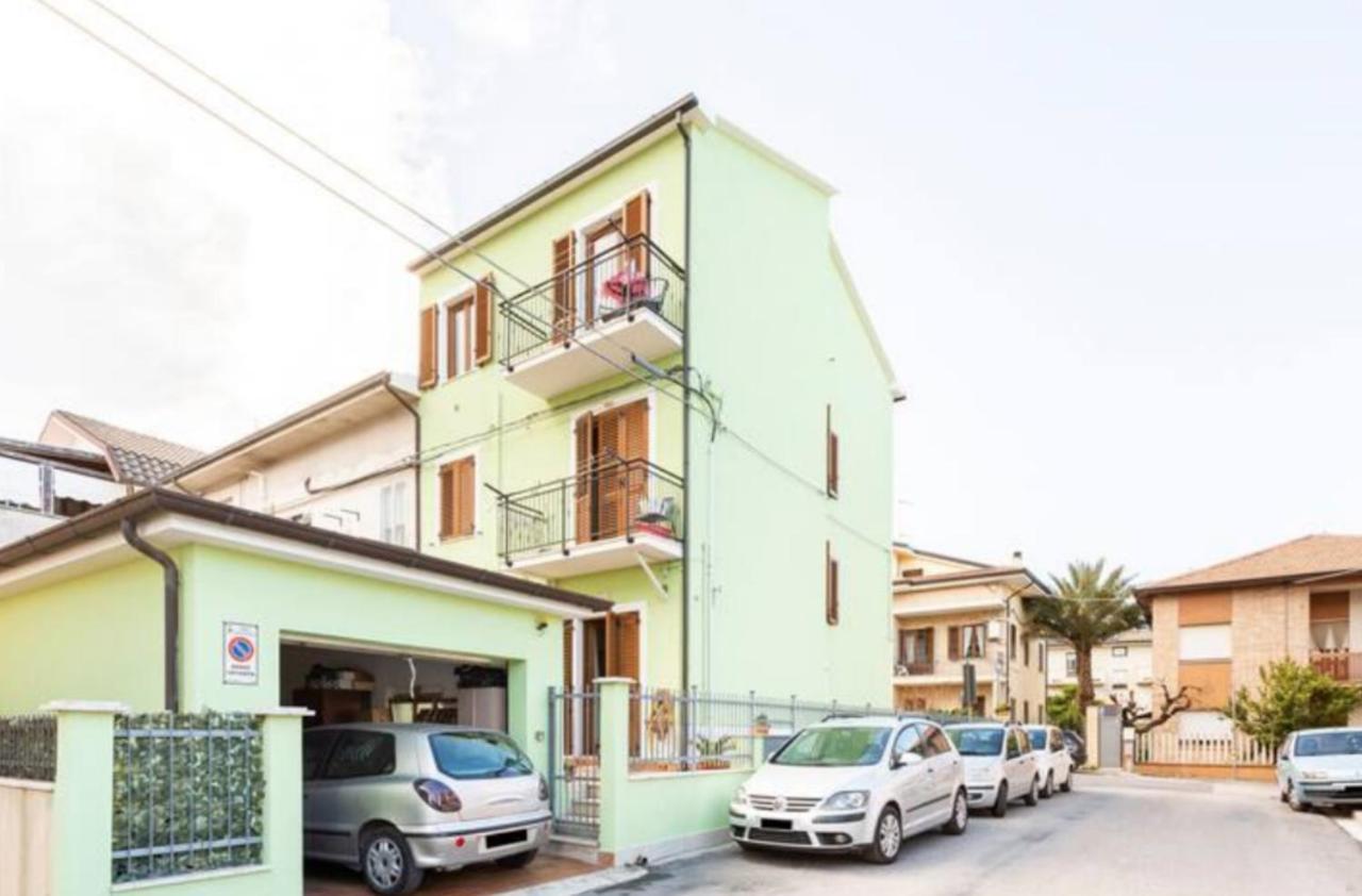 Casa Lilly Apartment Porto SantʼElpidio Екстериор снимка